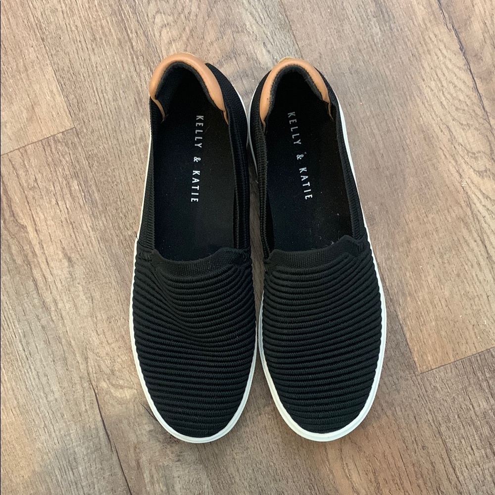 Kelly & Katie Black and Tan Ribbed Slip-Ons